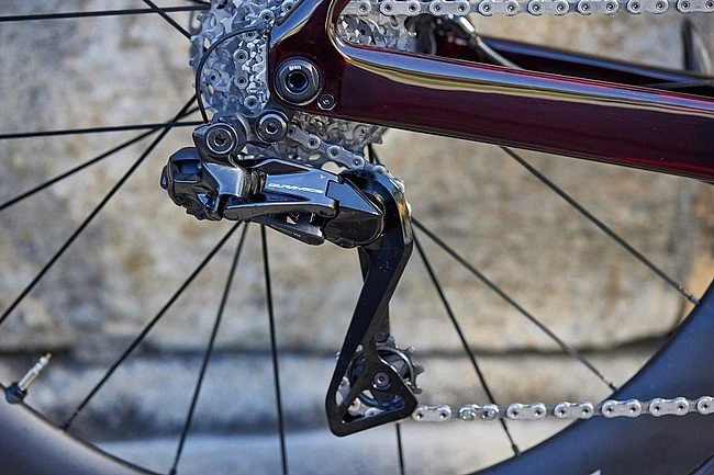 Shimano Dura-Ace RD-R9250 Di2 12-Speed Rear Derailleur 5 Shimano Dura-Ace RD-R9250 Di2 12-Speed Rear Derailleur - Image 5
